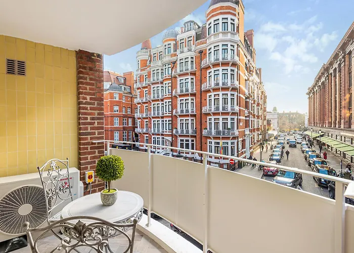 Luxury 2 Bed Apartment In Knightsbridge London Opposite Harrods
